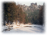 See mit Lokomotive im Winter